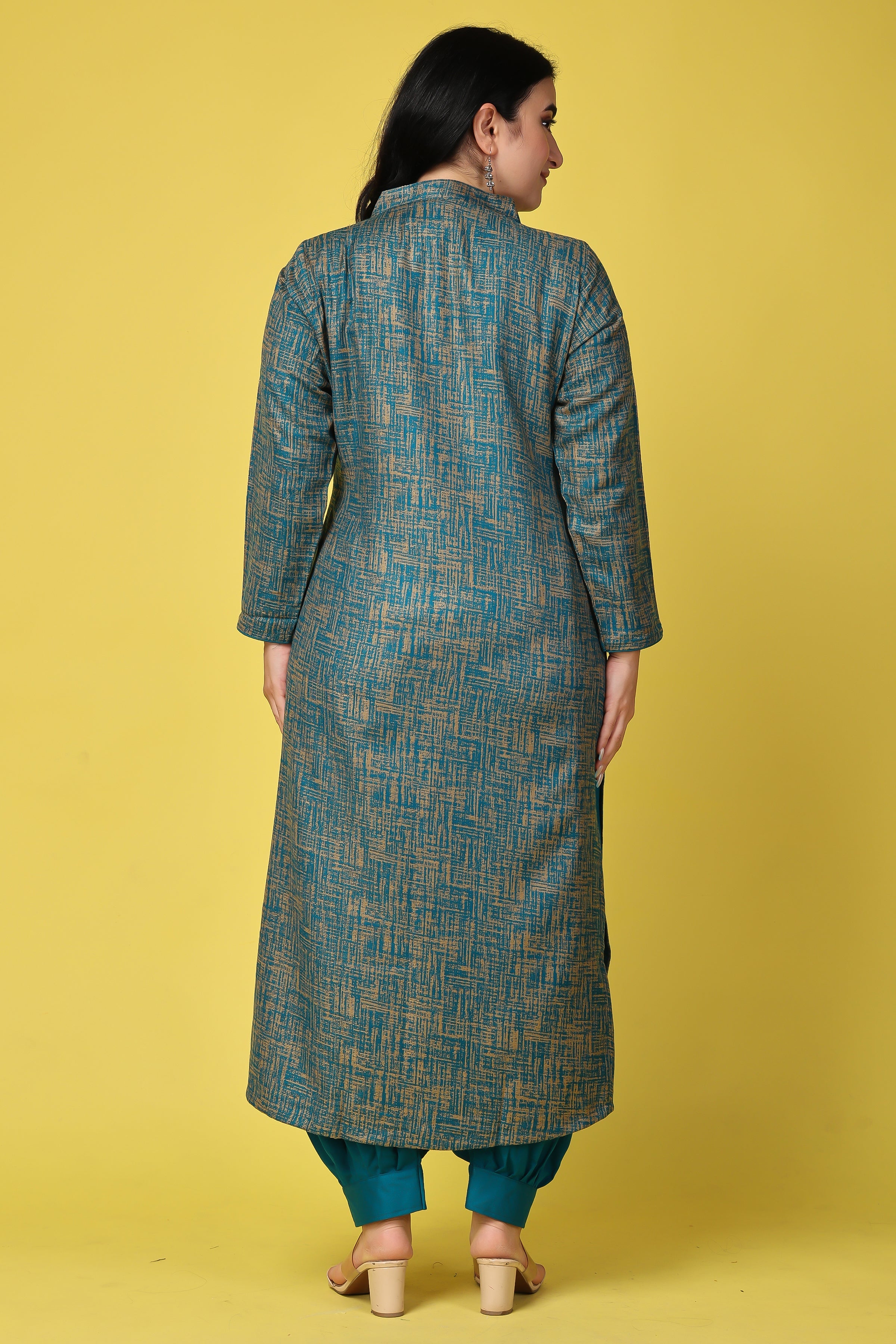 Buy online Multi Self Design Straight Woolen Kurta from Kurta Kurtis for  Women by V-mart for ₹630 at 30% off | 2024 Limeroad.com